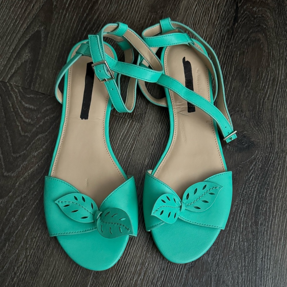 Talbots. New. Elegant Keri Leaf rainforest Green Sandals